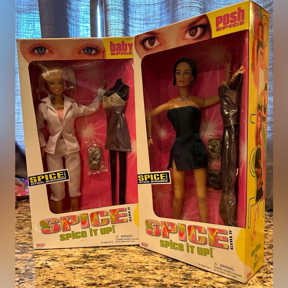 Spice Girl Dolls - Spice It Up Collection 
Only 2 Dolls included in this set.